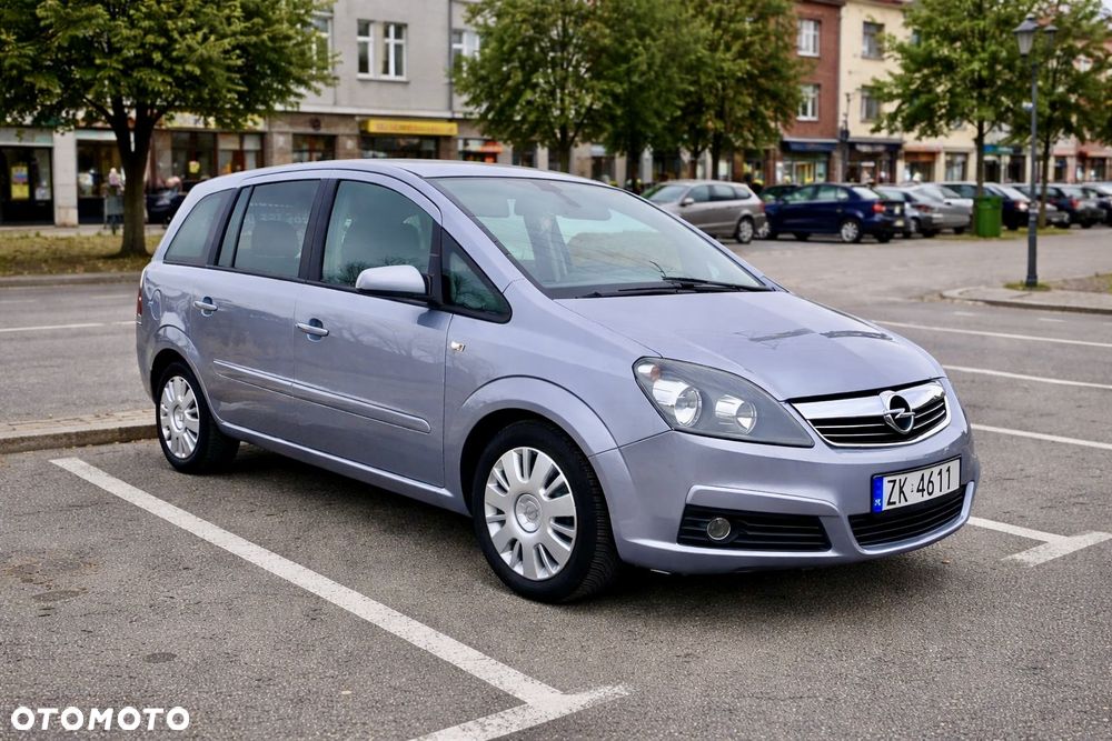 Opel Zafira - 1