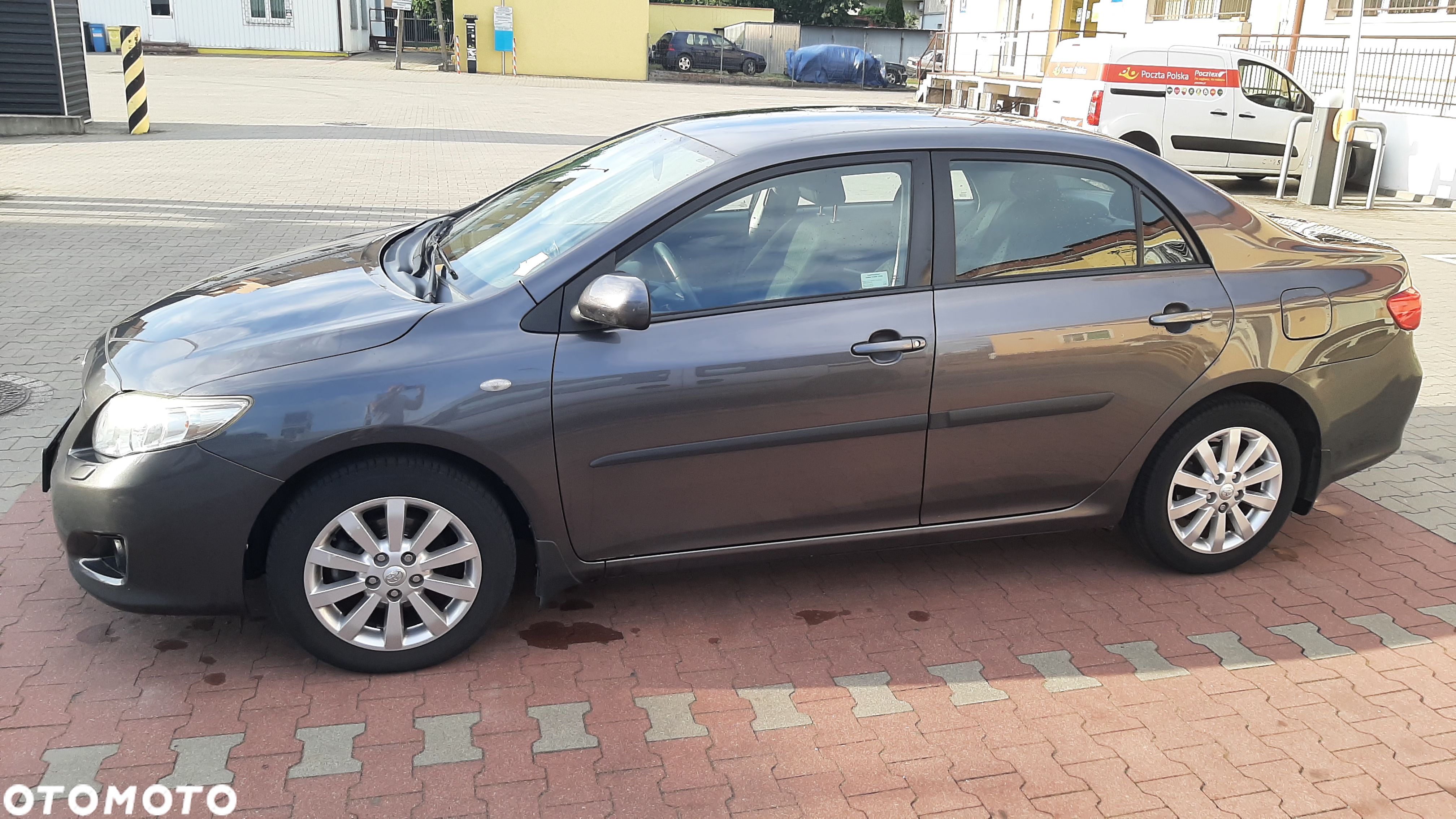 Toyota Corolla - 1