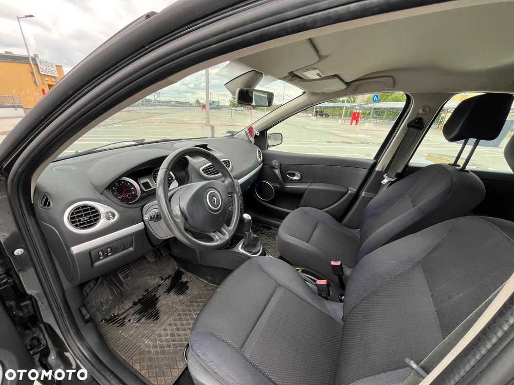 Renault Clio - 9