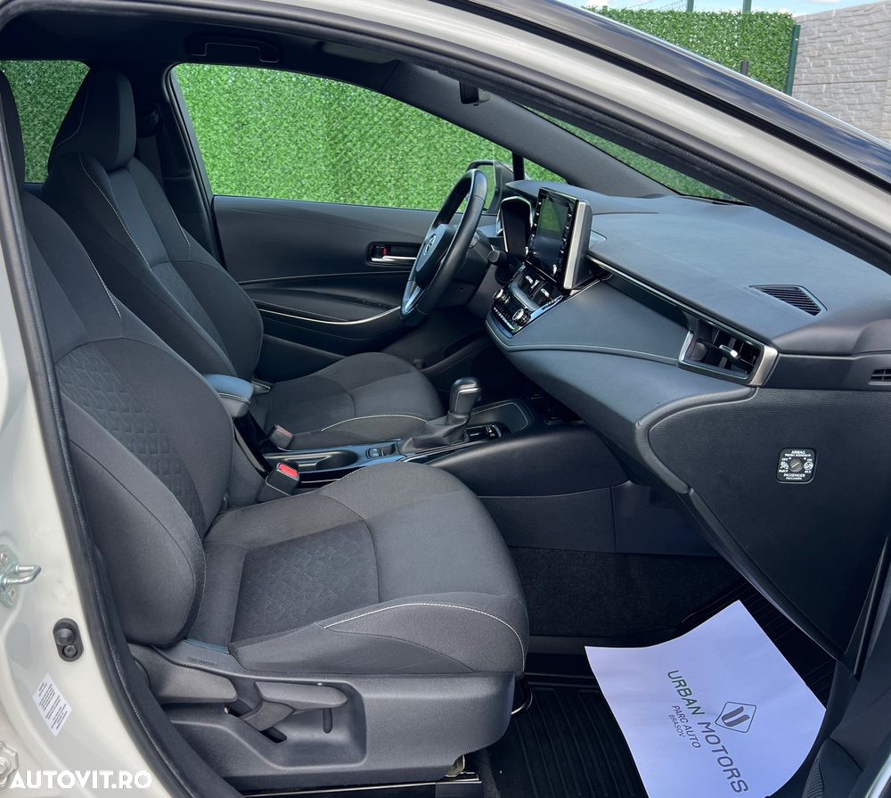 Toyota Corolla 1.8 HSD Exclusive interior Negru - 15