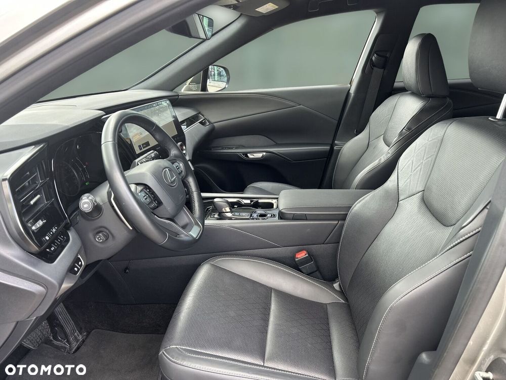Lexus RX - 16