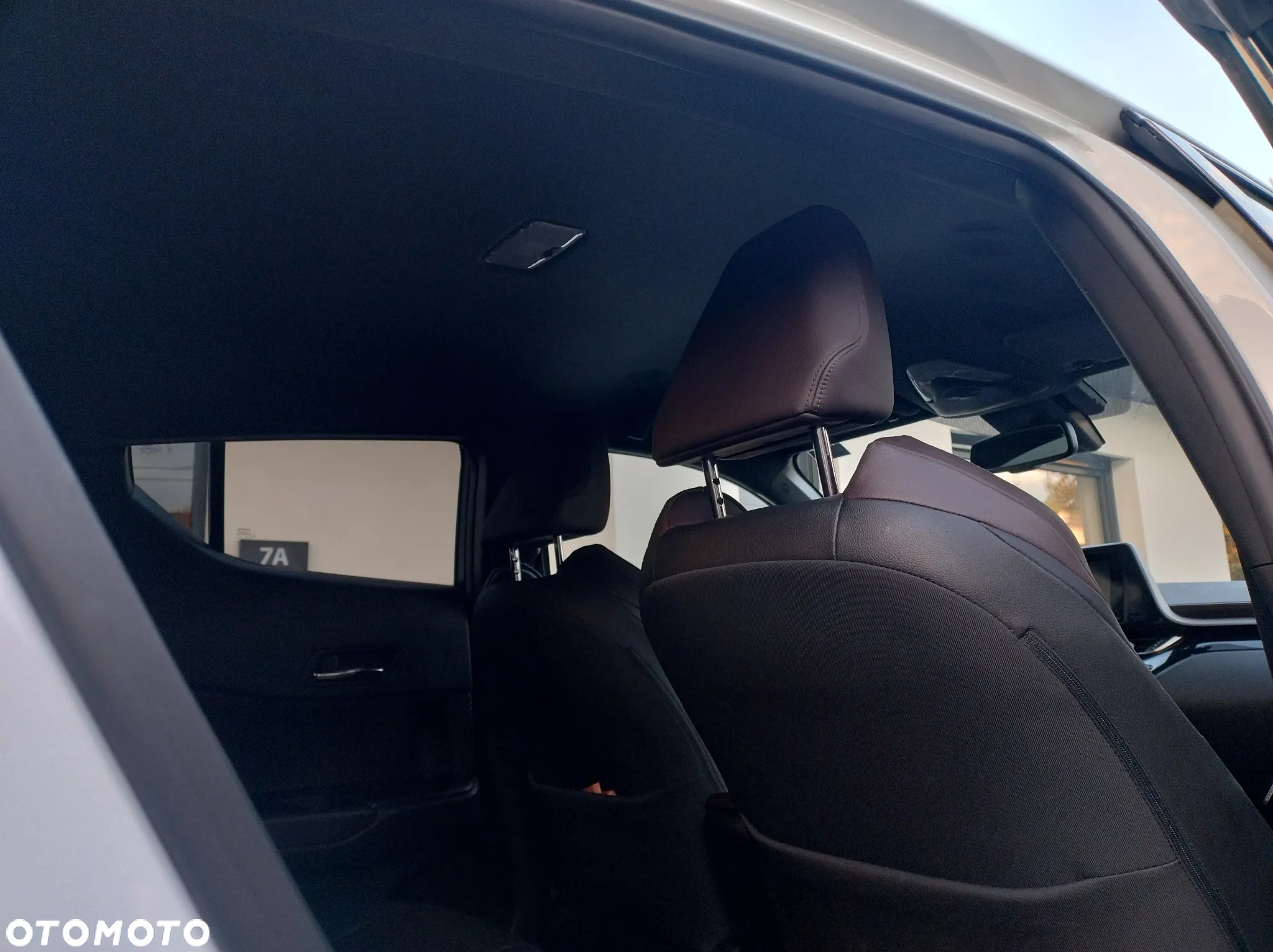 Toyota C-HR 1.2 Turbo Lounge - 11