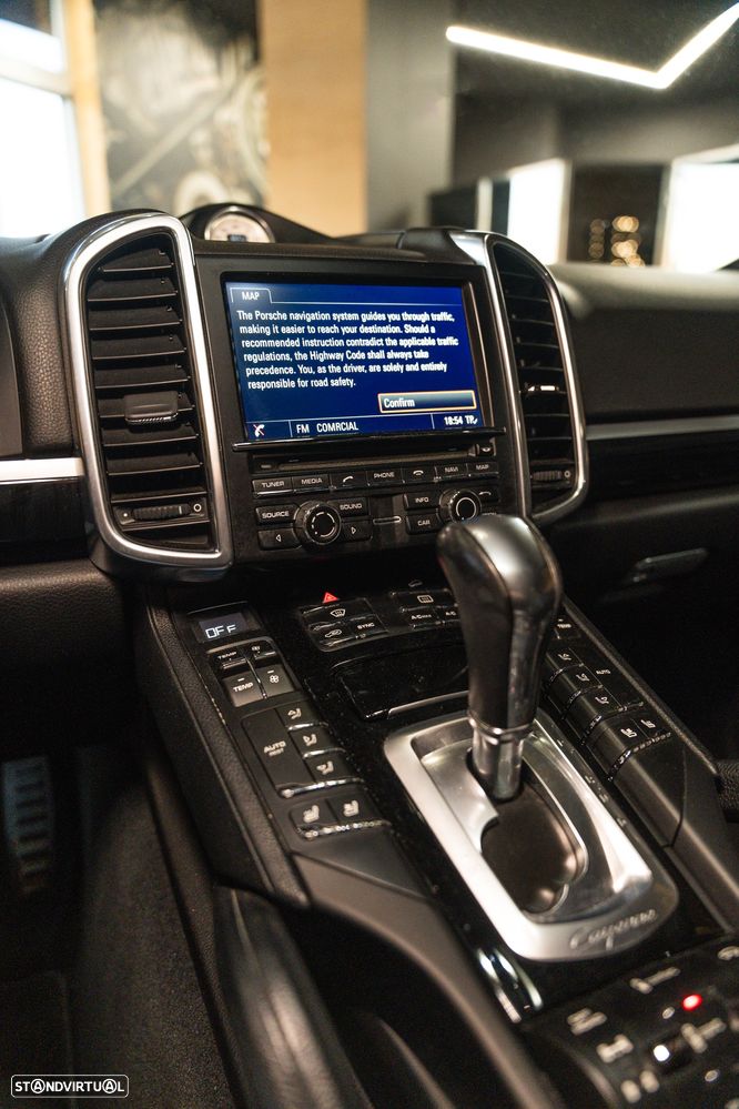 Porsche Cayenne Platinum Edition - 12