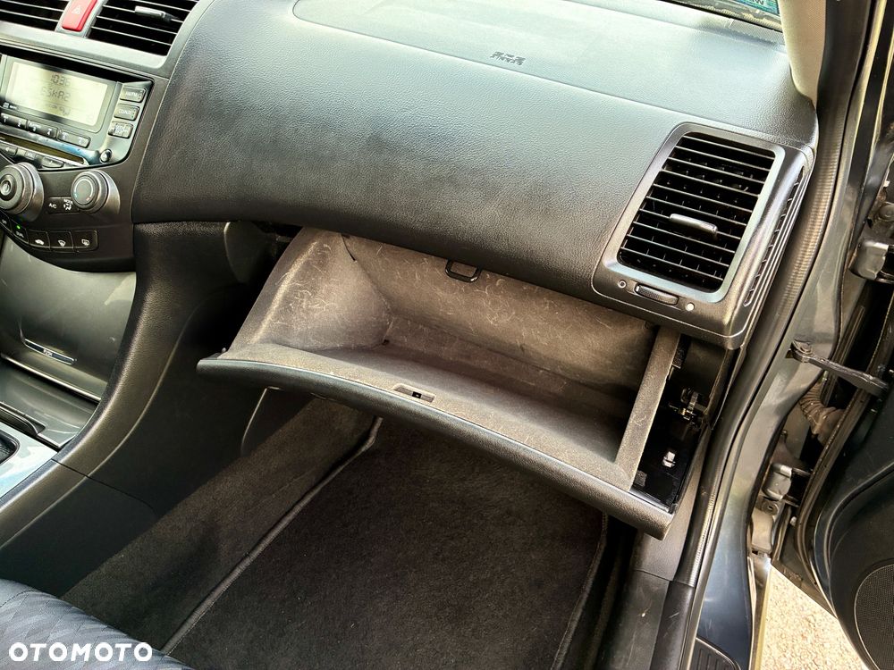Honda Accord 2.0 i Executive - 25