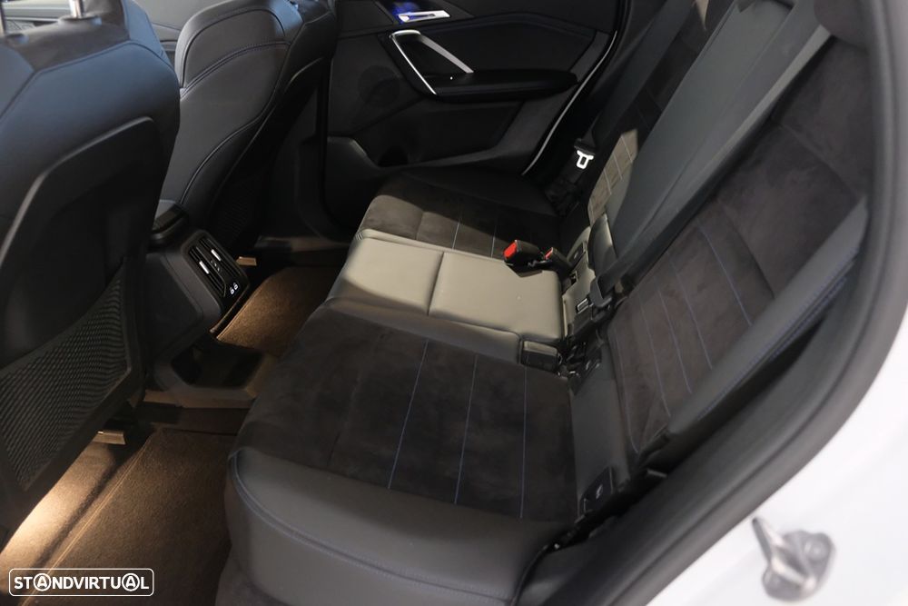 BMW iX1 xDrive30 M Sport Pack - 14