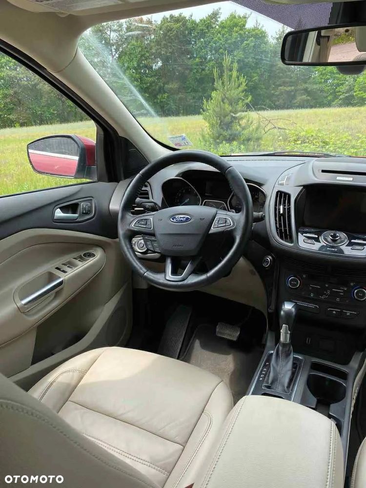 Ford Escape 2.0 EcoBoost AWD Titanium - 22