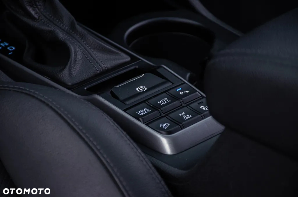 Hyundai Tucson 2.0 CRDi 4WD Automatik Premium - 23