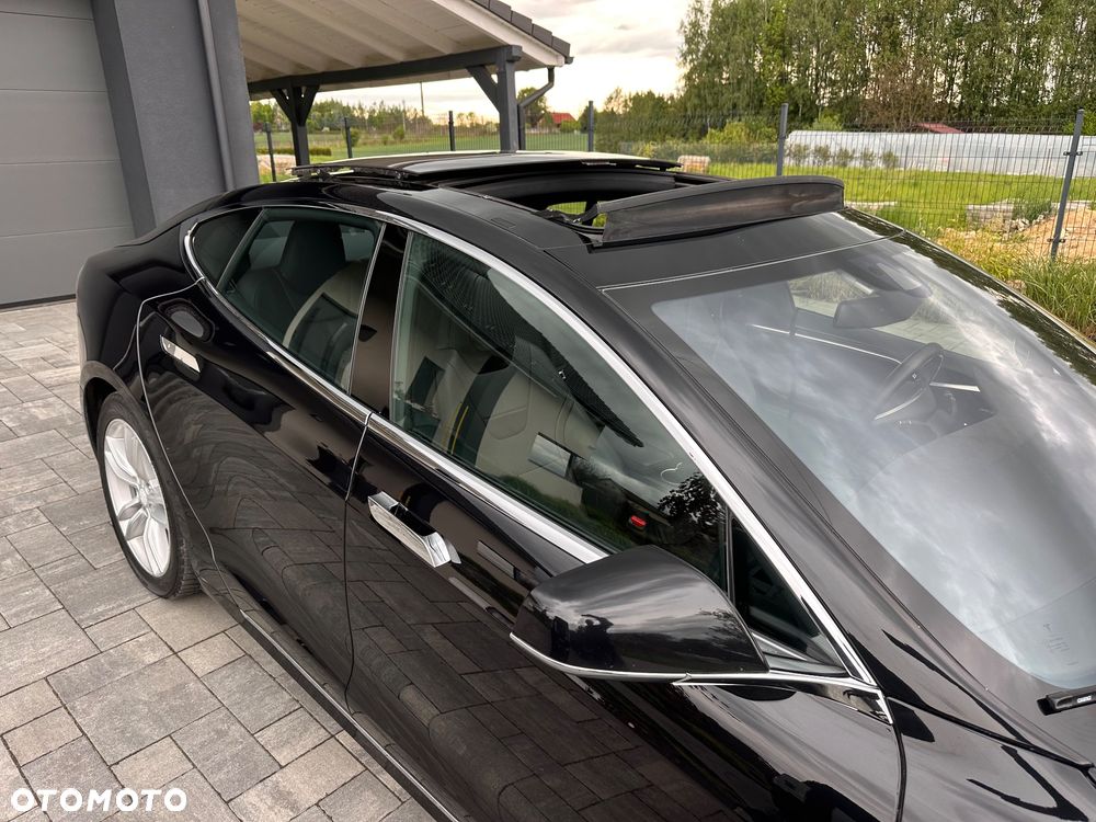 Tesla Model S - 15