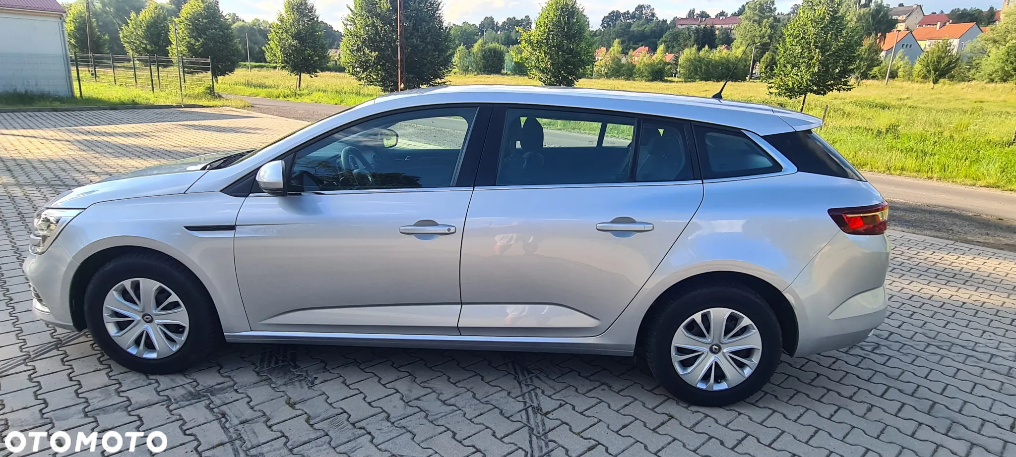 Renault Megane Grandtour ENERGY TCe 100 LIFE - 11