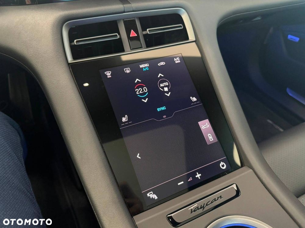 Porsche Taycan 105kWh Performance Plus - 28