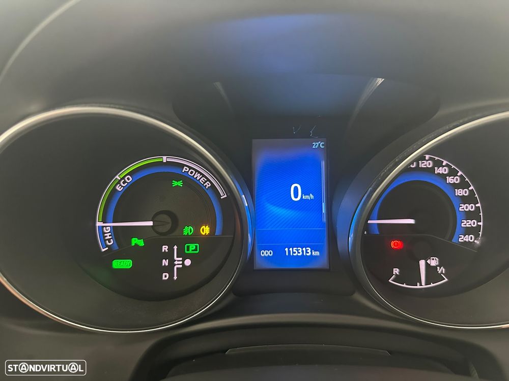 Toyota Auris 1.8 HSD Comfort +P.Sport+Navi - 25