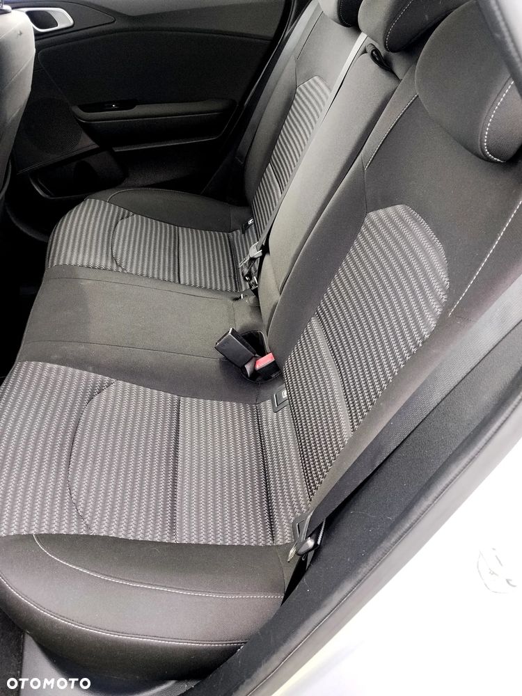 Kia Ceed 1.5 T-GDI M - 13