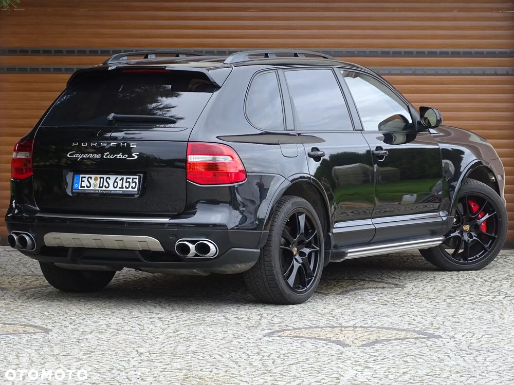 Porsche Cayenne Turbo S - 28