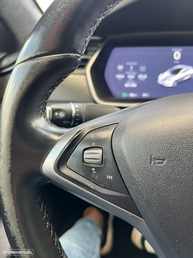 Tesla Model S Long Range AWD - 37