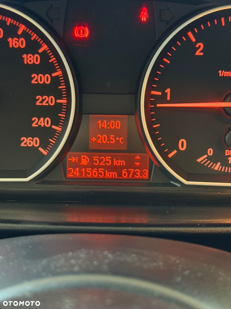 BMW Seria 1 120d DPF - 16