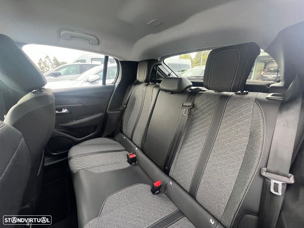 Peugeot 208 1.2 Hybrid Allure e-DCS6 - 13