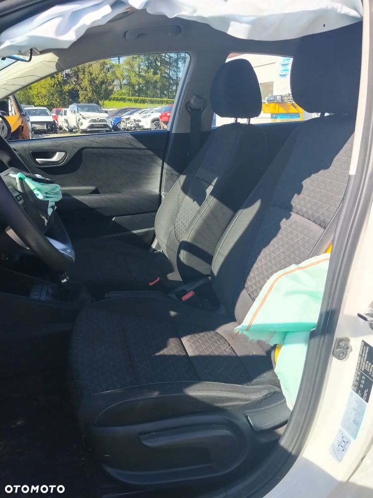 Kia Rio - 21
