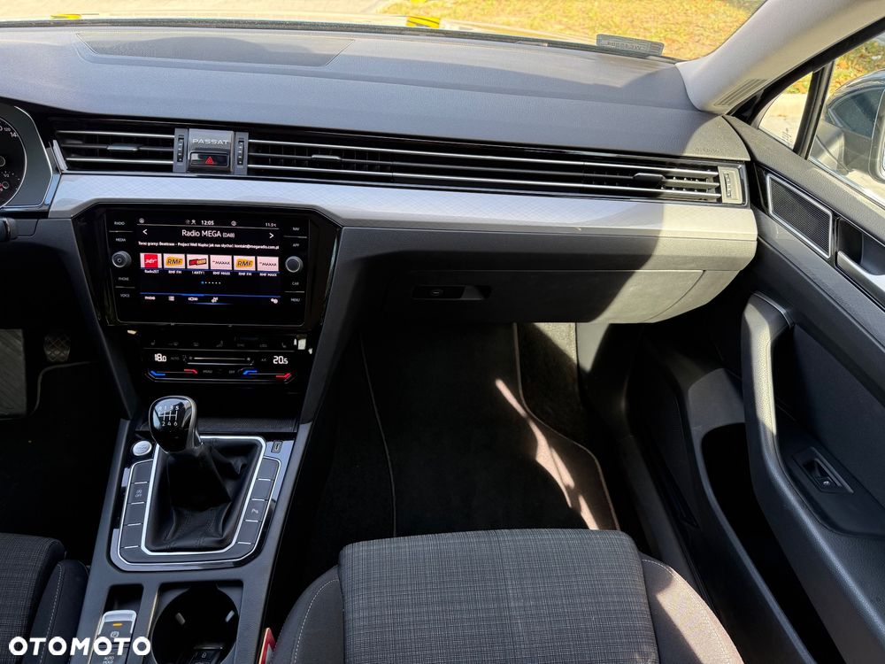 Volkswagen Passat 2.0 TDI EVO Business - 19