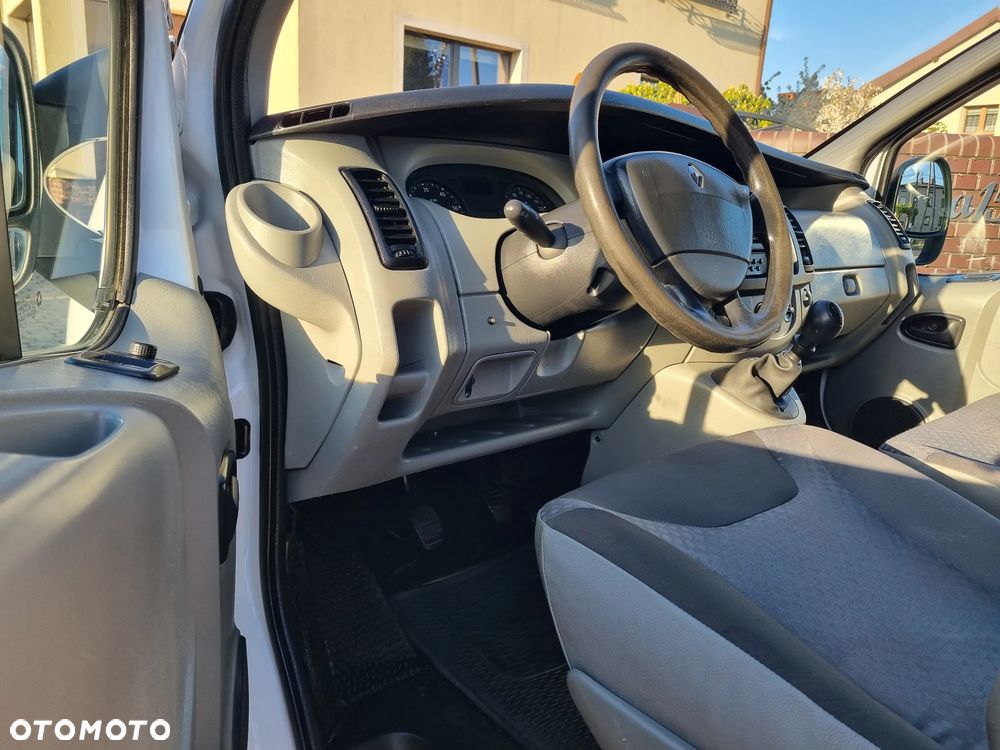 Renault TRAFIC L2H1 - 12