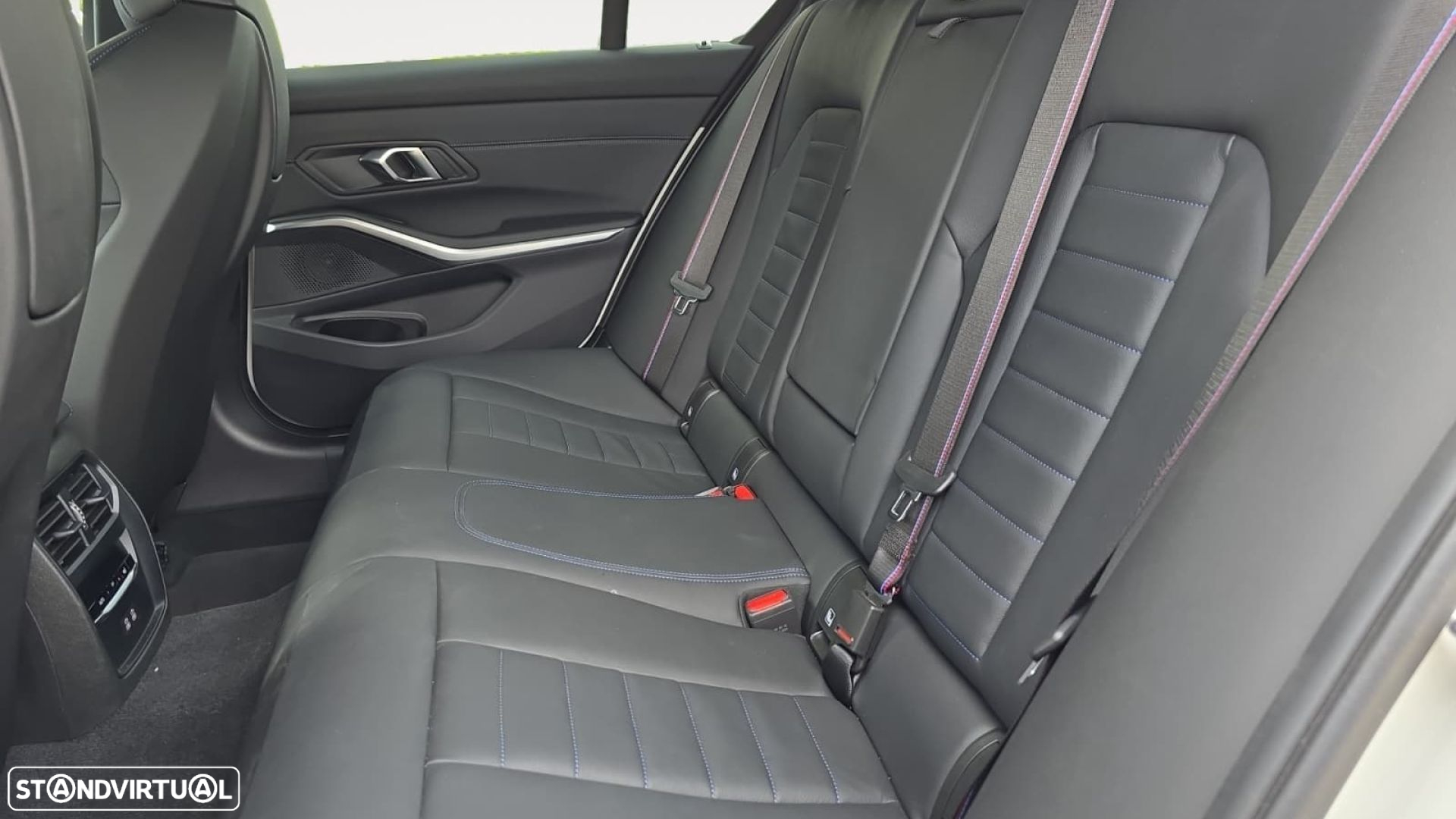 BMW 330 d Pack Desportivo M Auto - 13
