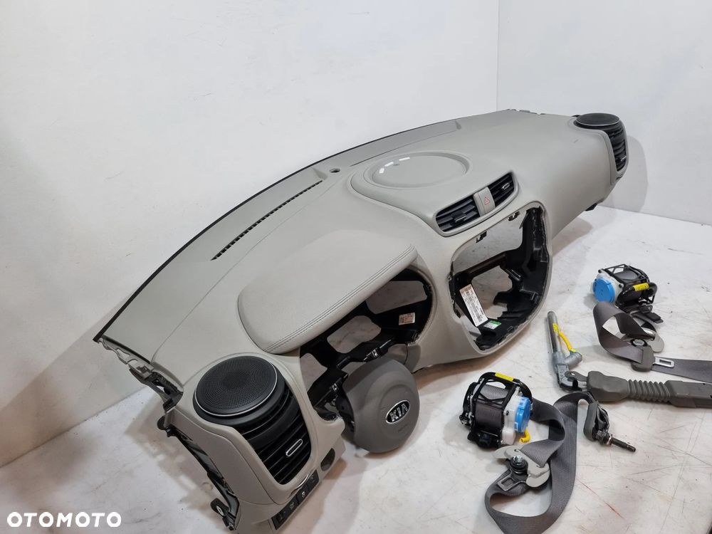 KIA SOUL II KONSOLA DESKA ROZDZIELCZA KOKPIT SZARA ORYGINAŁ AIRBAG EUROPA - 2