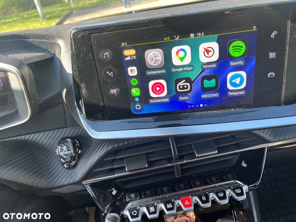 Peugeot 2008 PureTech 100 Allure S&S BVM6 - 11