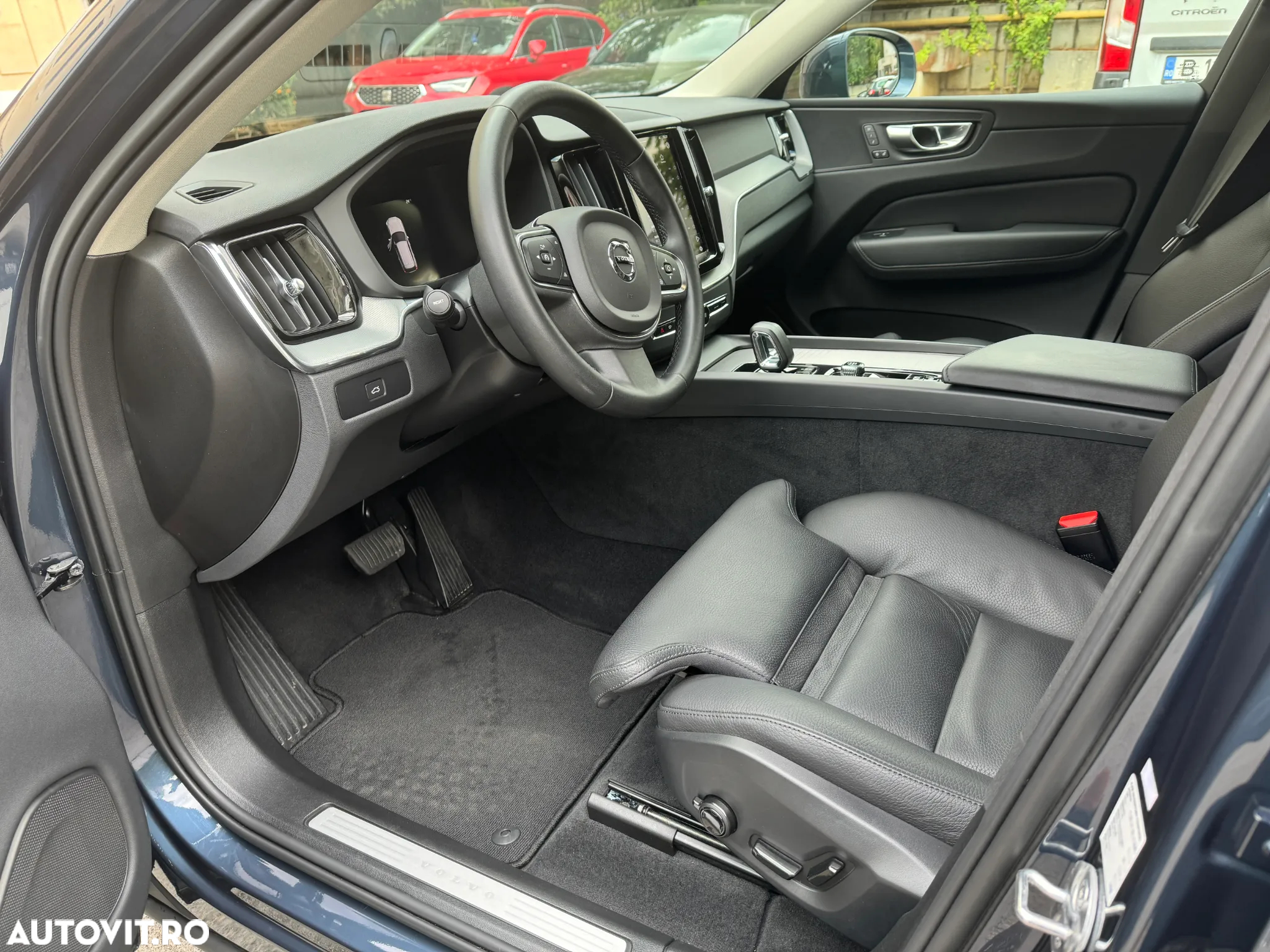 Volvo XC 60 B4 MHEV AT FWD Core - 20