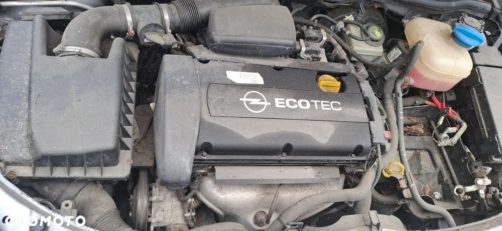 Opel Astra H Hb na części benzyna - 15