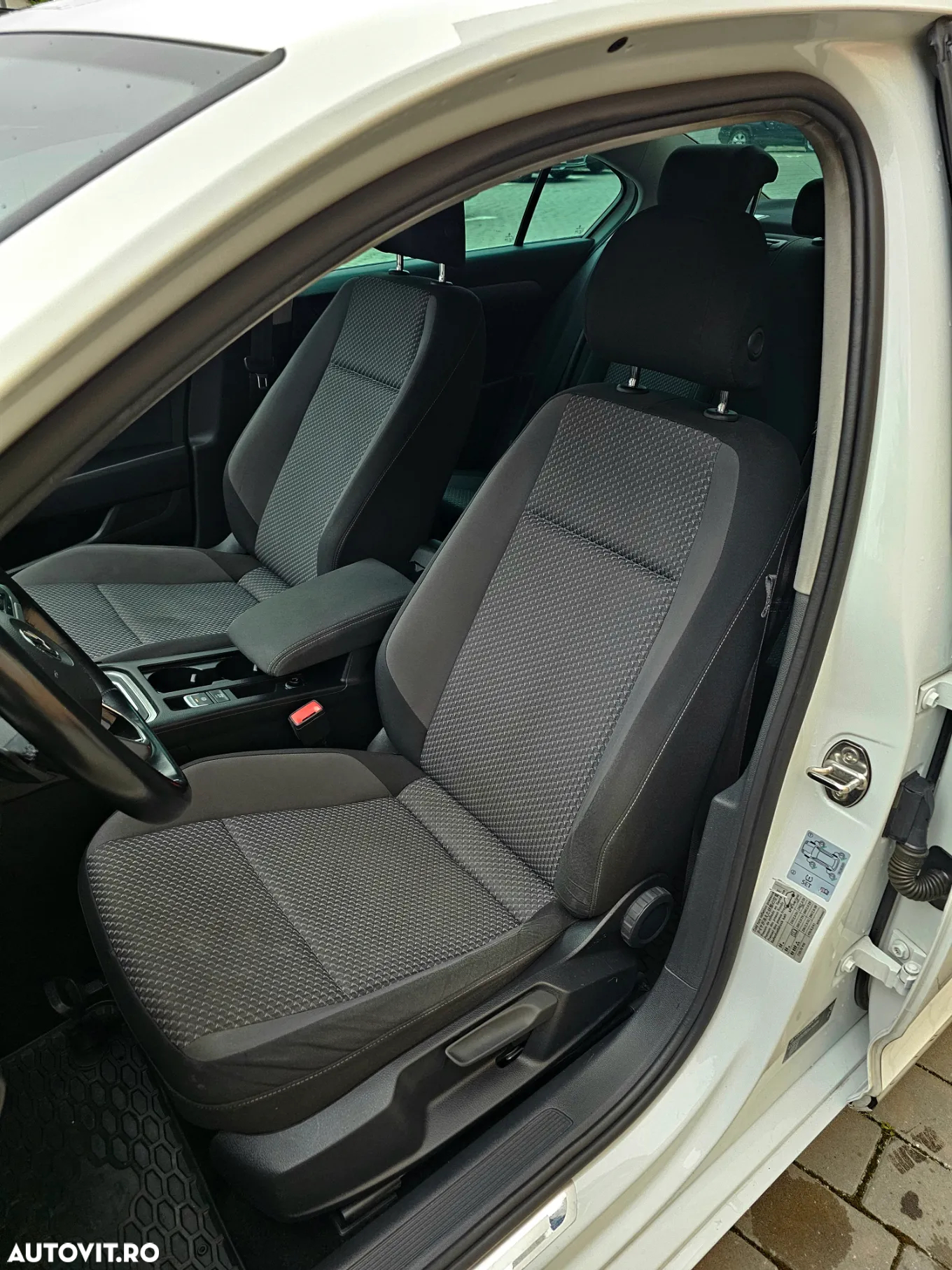 Volkswagen Passat Variant 1.5 TSI ACT OPF DSG Comfortline - 6