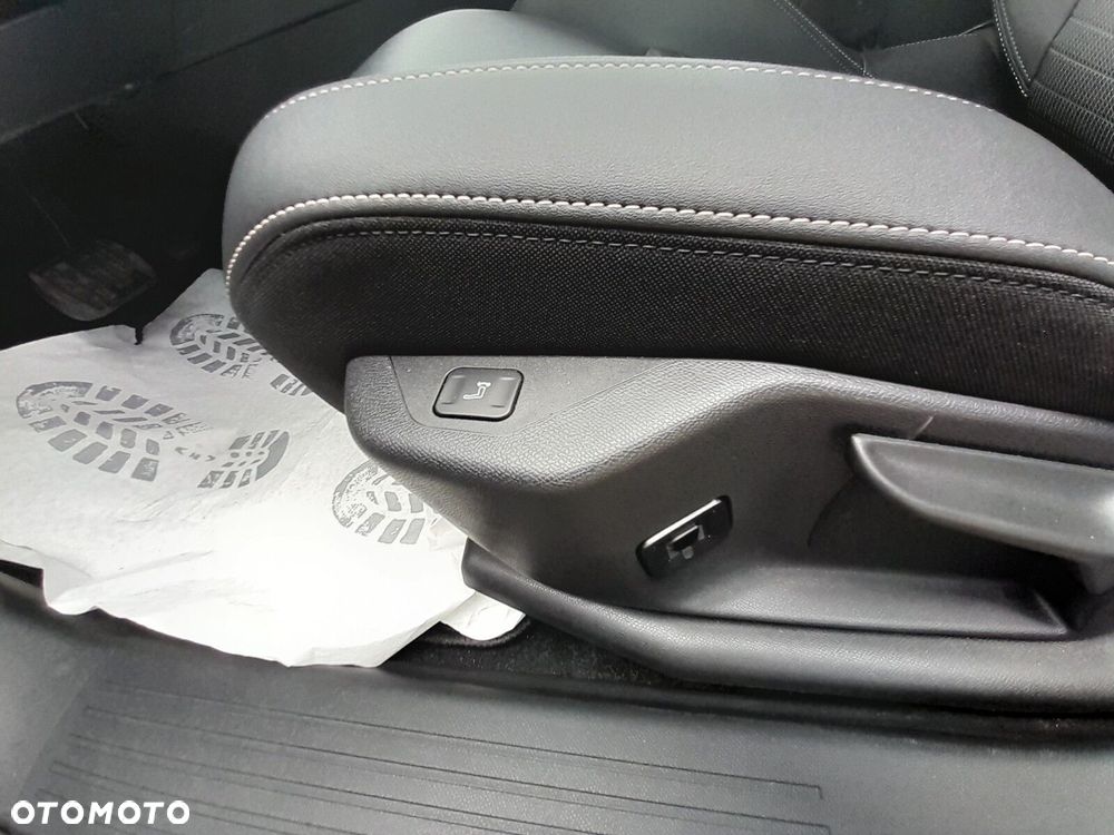 Peugeot 3008 1.2 PureTech mHEV Allure Pack S&S e-DCS6 - 16