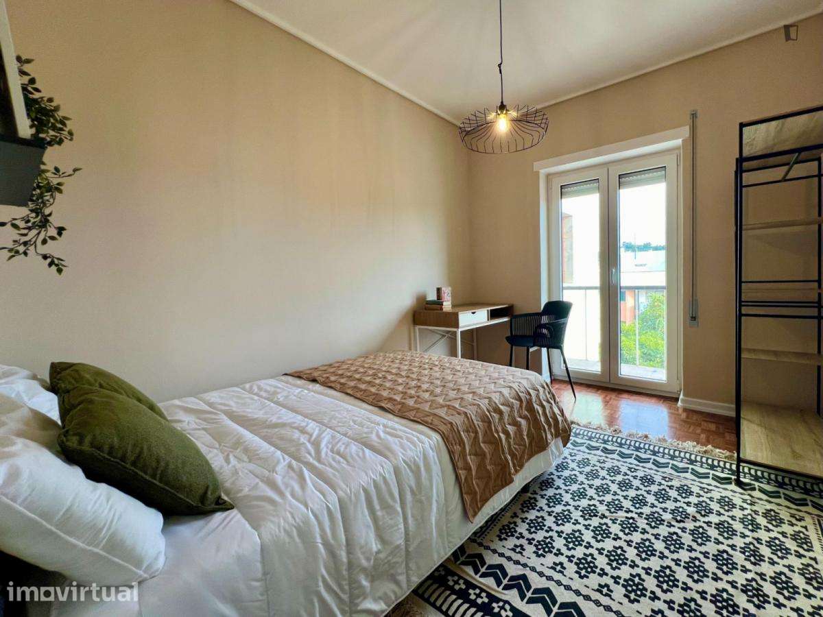 Quarto - localizado em Norton de Matos Coimbra - Grande imagem: 3/11