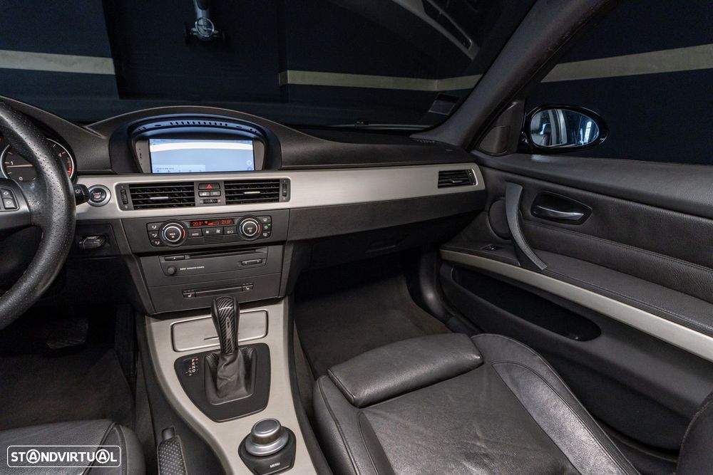 BMW 320 d DPF Touring Aut. Edition Fleet Sport - 14