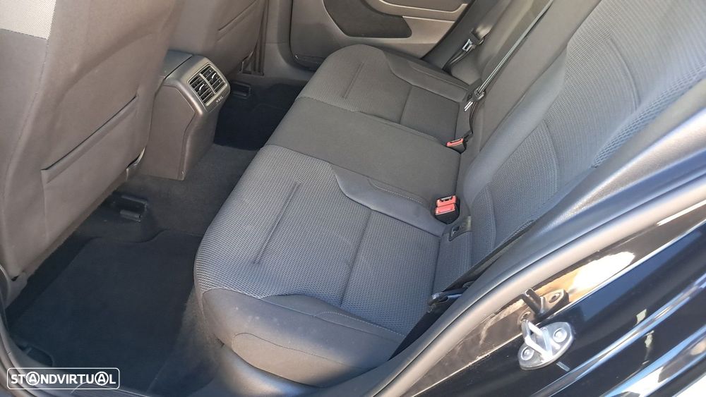 VW Golf 1.6 TDi BlueMotion Confortline - 20