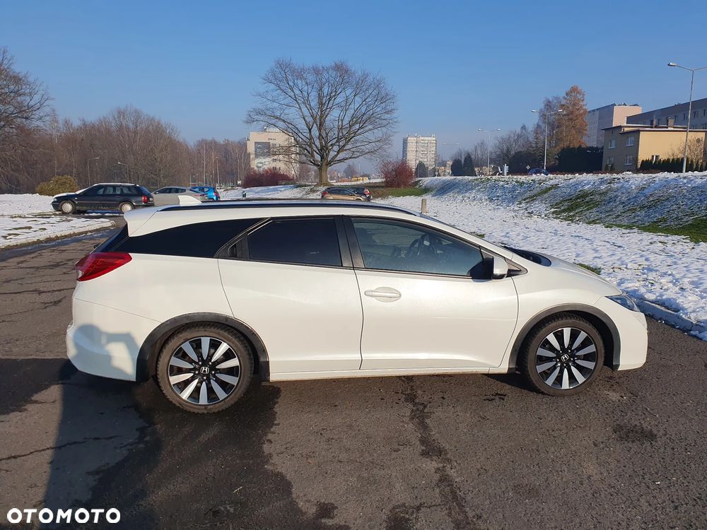 Honda Civic 1.8 Style Edition (Honda Connect+) - 3