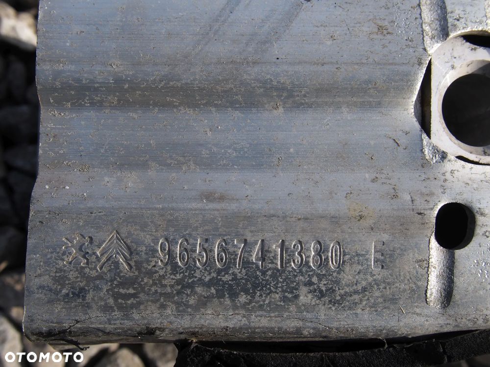 Peugeot 308 08r Belka zderzak przod przednia 2008 - 3