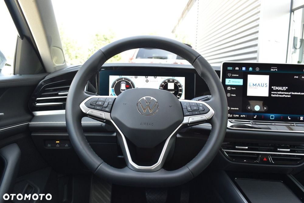 Volkswagen Passat - 12