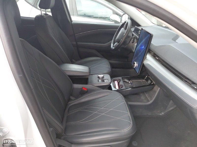 Ford Mustang Mach-E - 7