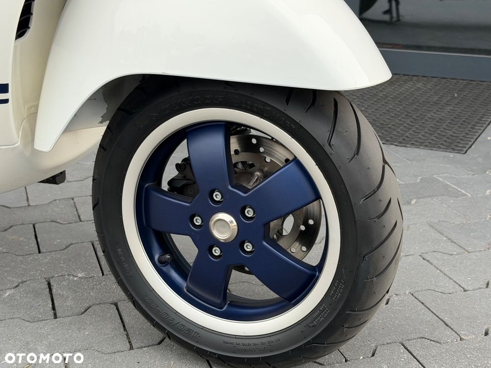 Vespa GTS - 18
