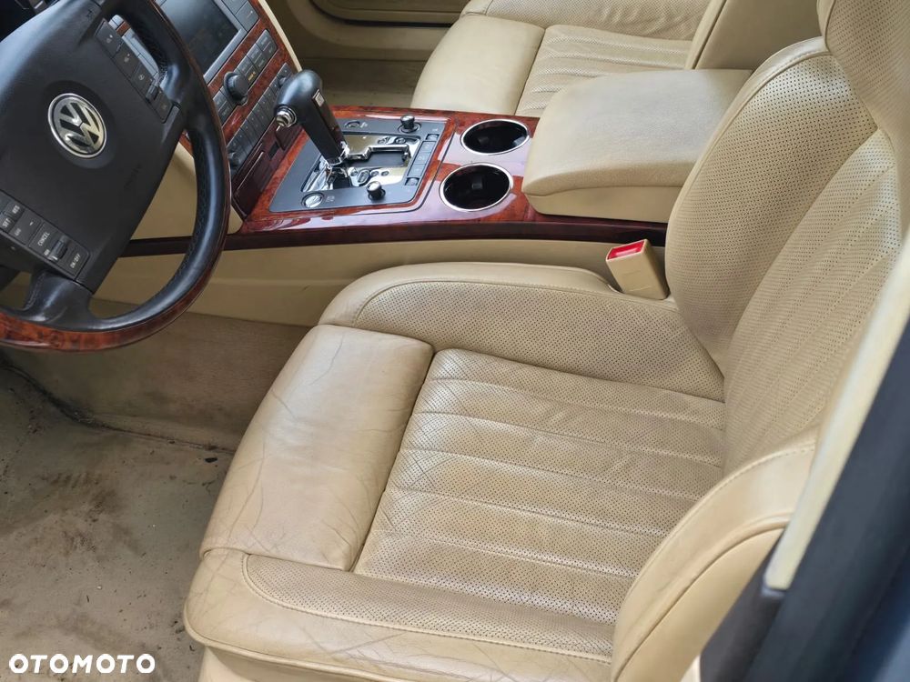 Volkswagen Phaeton - 8