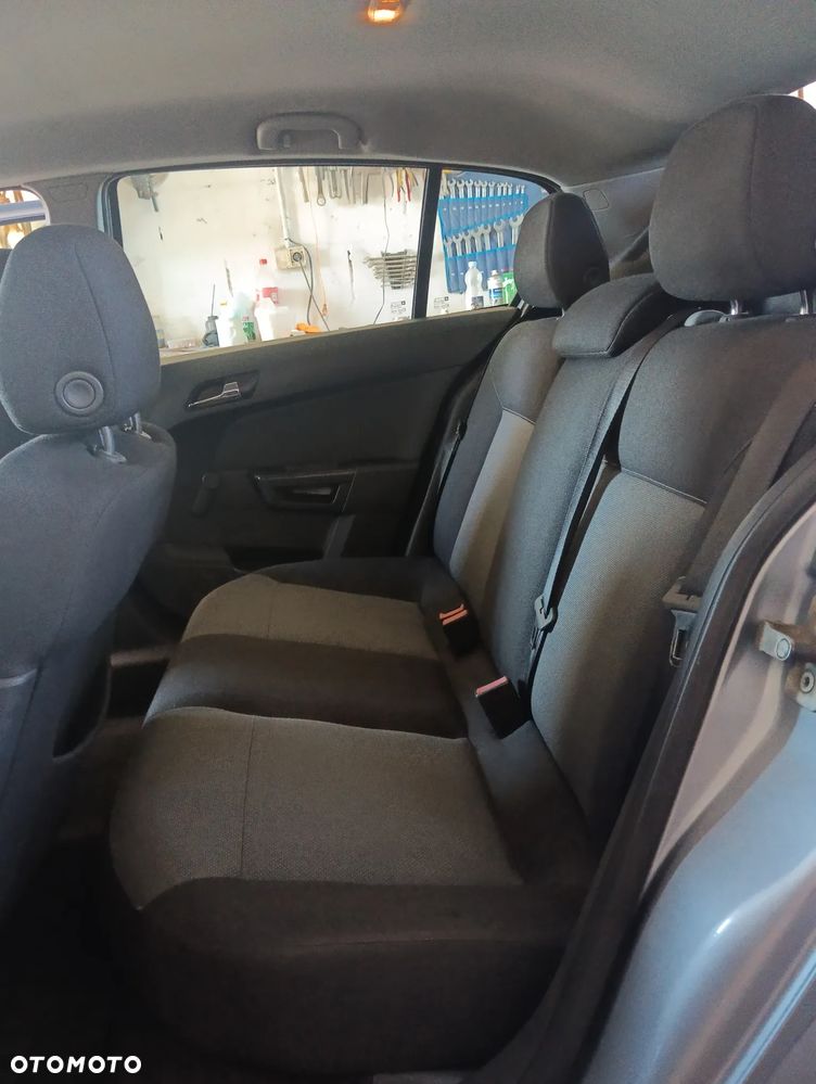 Opel Astra 1.6 Cosmo - 17