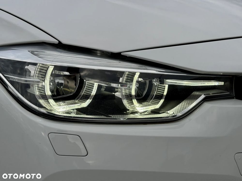BMW Seria 3 318i - 33