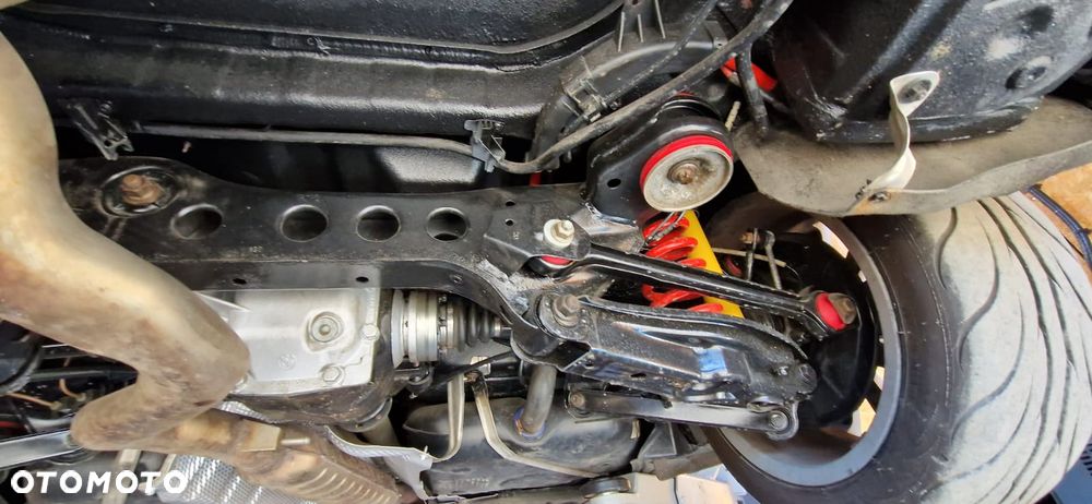 BMW Seria 3 325i - 24
