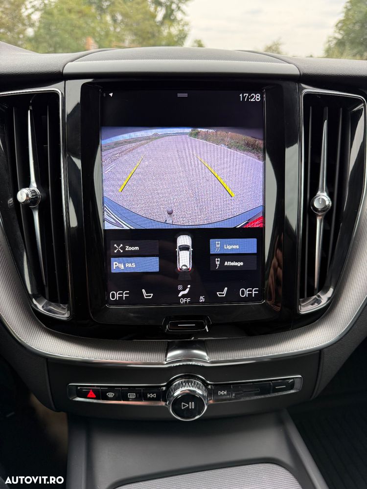 Volvo XC 60 D4 Momentum Pro - 9