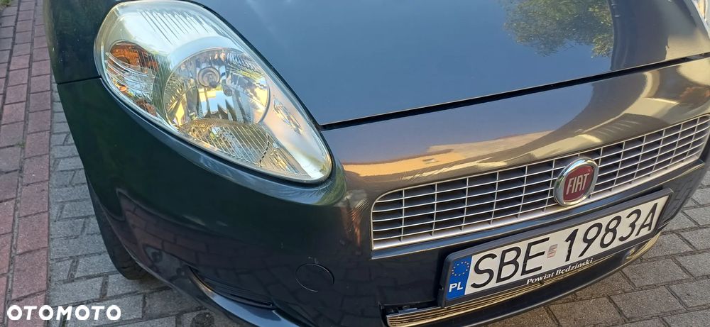Fiat Grande Punto Actual 1.4 8V Estiva Blue&Me - 21