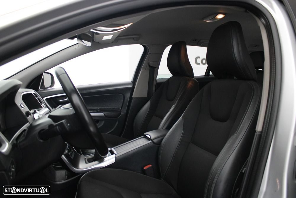 Volvo V60 2.0 D3 Momentum - 23