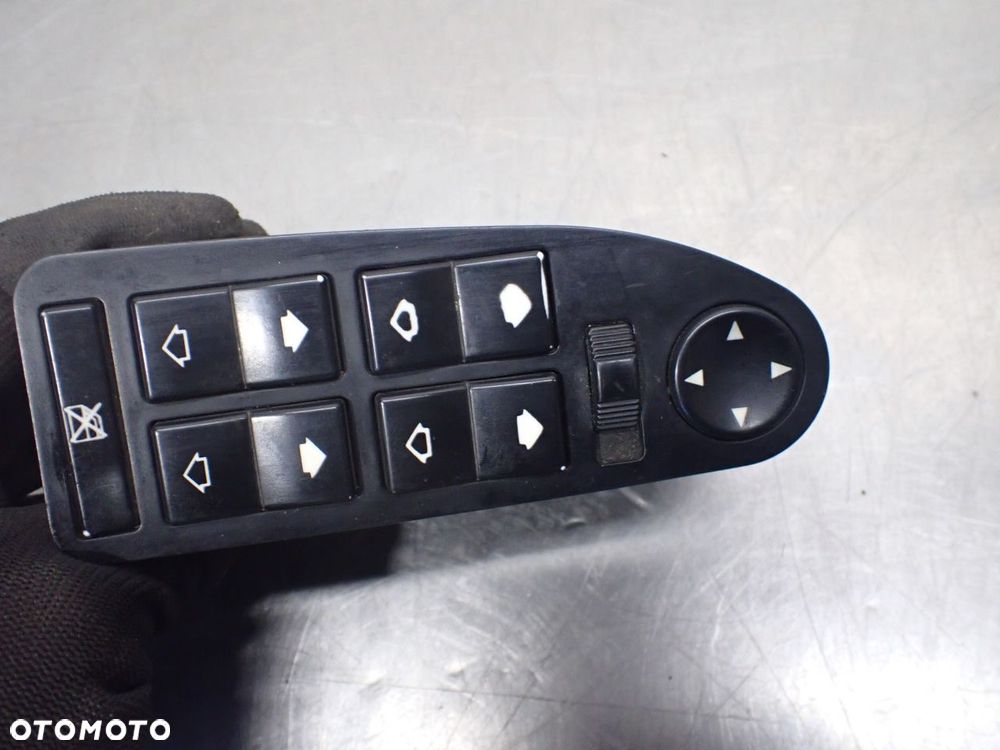 PANEL STEROWANIA SZYB BMW 528 2.8