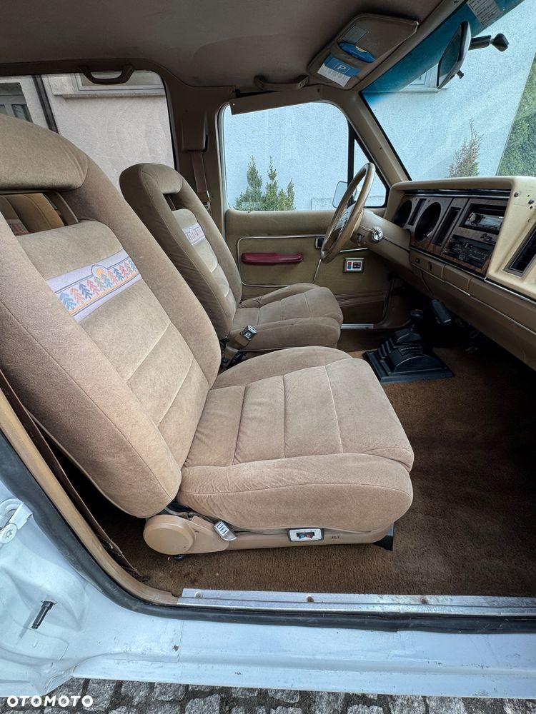 Ford Bronco - 13