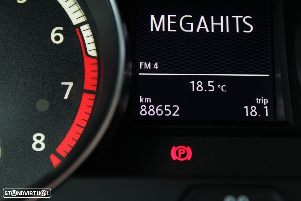 VW Golf R 2.0 TSI OPF 4Motion DSG - 37