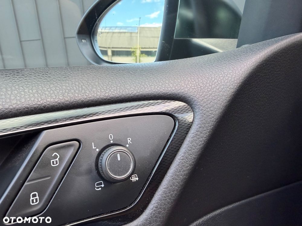 Volkswagen Golf GTD 2.0 TDI SCR DSG - 32