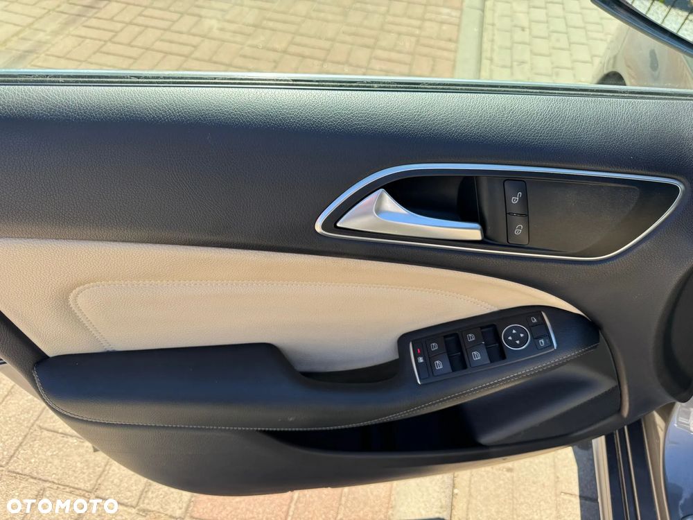 Mercedes-Benz Klasa B 250 4Matic 7G-DCT UrbanStyle Edition - 15